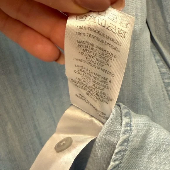 Women’s Untuckit Shirt - Picture 5 of 7